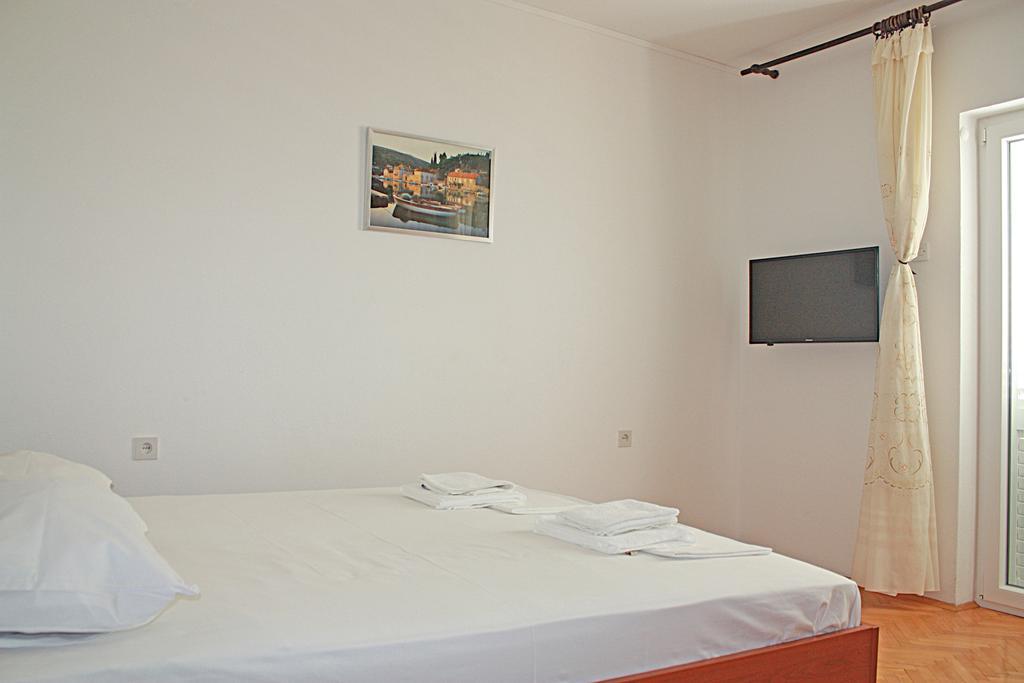 Bougainvillea Apartments Makarska Exterior photo